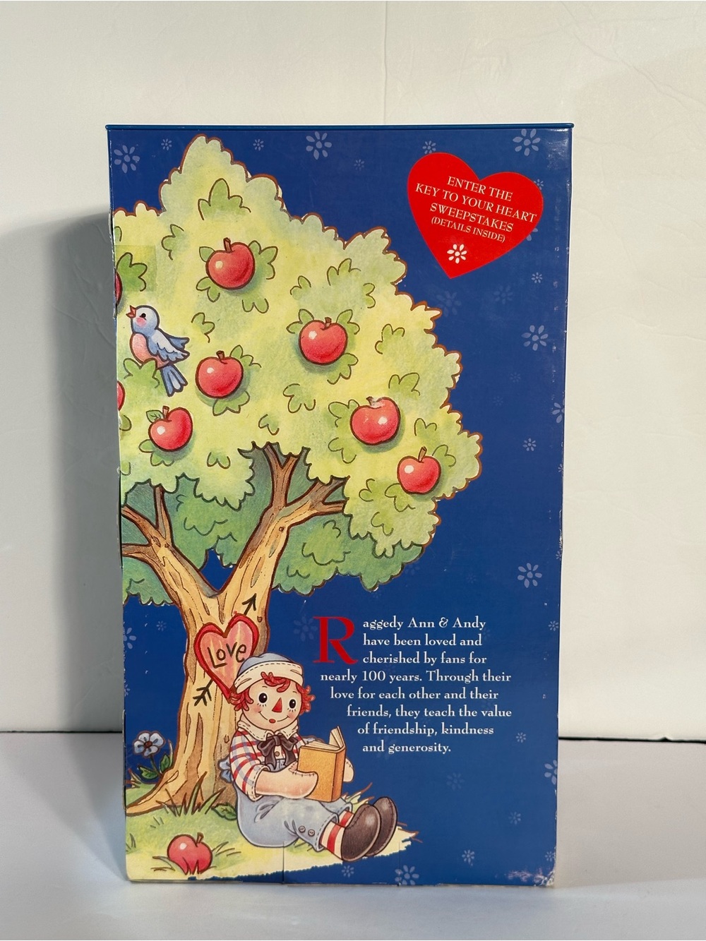 Raggedy Andy Porcelain Doll Brass Key Keepsake Porcelain 2004 New In Box - Picture 2 of 10